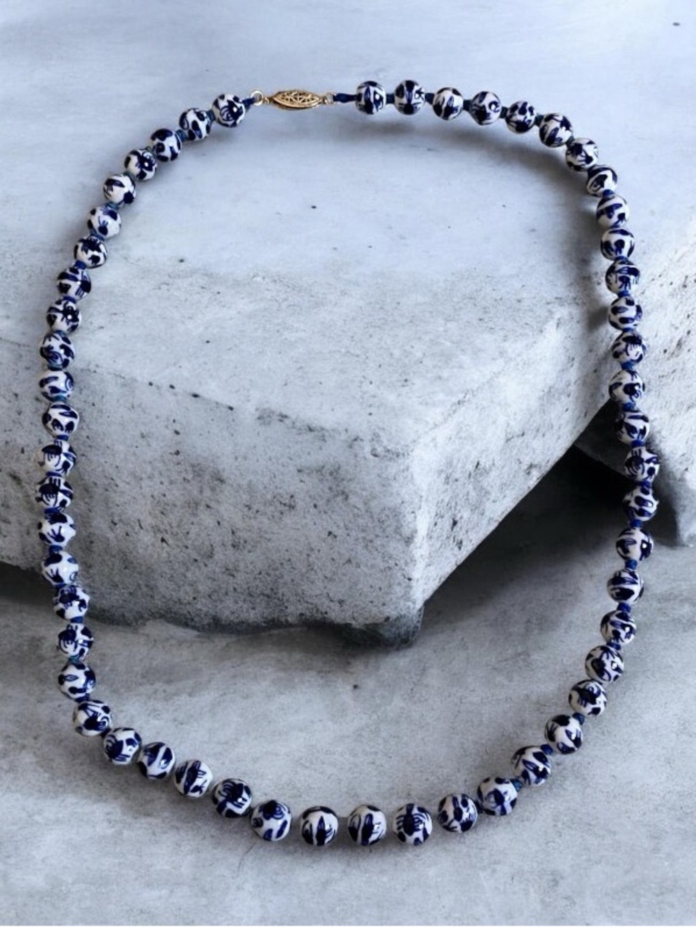Vintage Chinese hand knotted blue/white porcelain beaded necklace